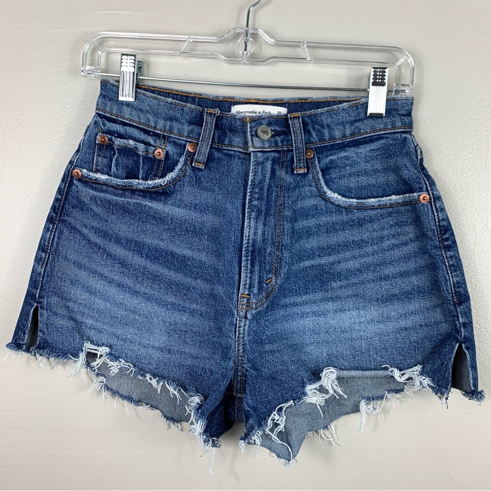 Abercrombie & Fitch | The mom Ripped short | High Rise| Size 26